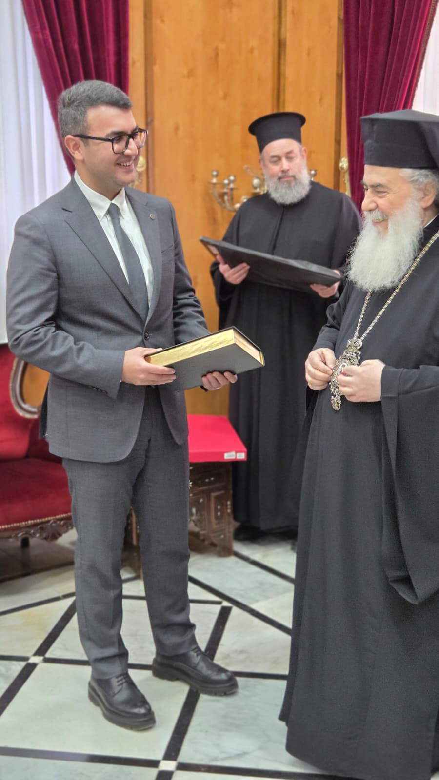 Multikulturalizm Mərkəzinin icraçı direktoru Qüds Yunan Pravoslav Patriarxı ilə görüşüb